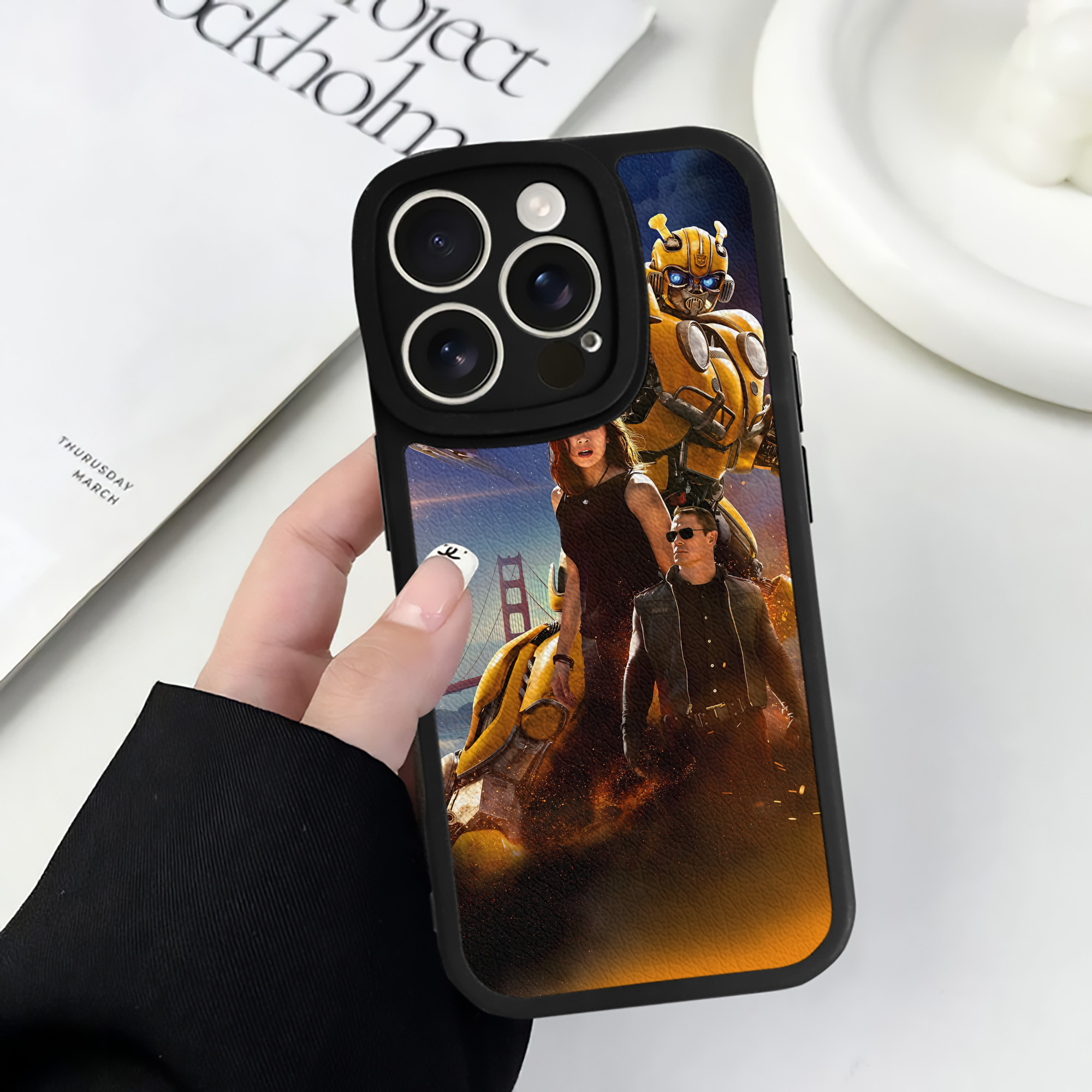 （画像用） Transformers トランスフォーマー 【iPhone 16シリーズ対応】シリコンスマホケース（レザー調） 材質：シリコン